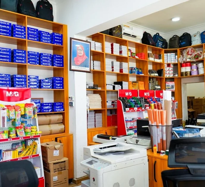 DM Palace shop interior